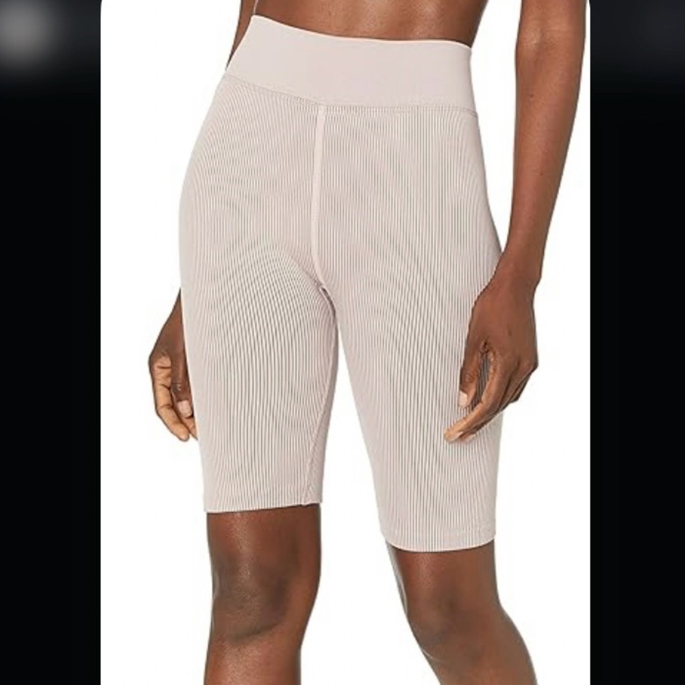 Women's Ribbed High-Waisted Shorts - Cream